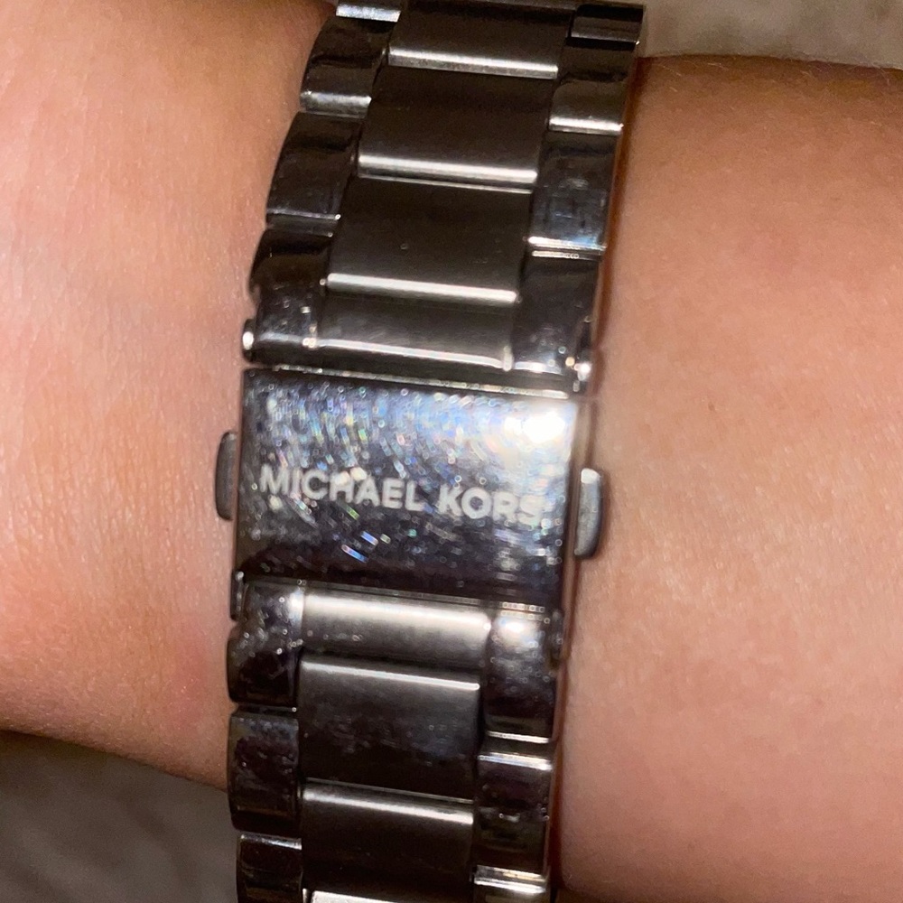 SEND OFFERS Authentic Michael Kors Watch - Picture 3 of 4